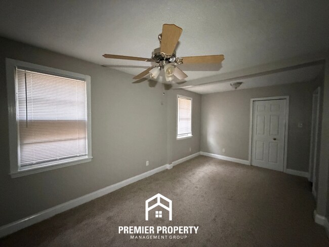 Building Photo - Spacious 3BR Memphis Home w/ Hardwood Floors, Detached Garage & Fenced Yard