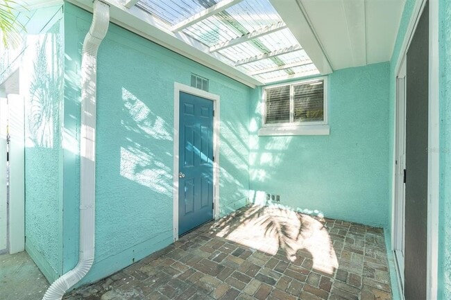 Building Photo - 518 77th Ave