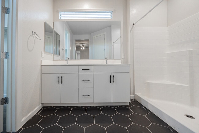 Building Photo - 42381 W Mira Ct