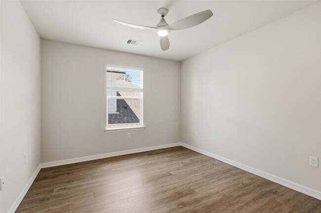 Building Photo - 9738 Champion Heavens Dr