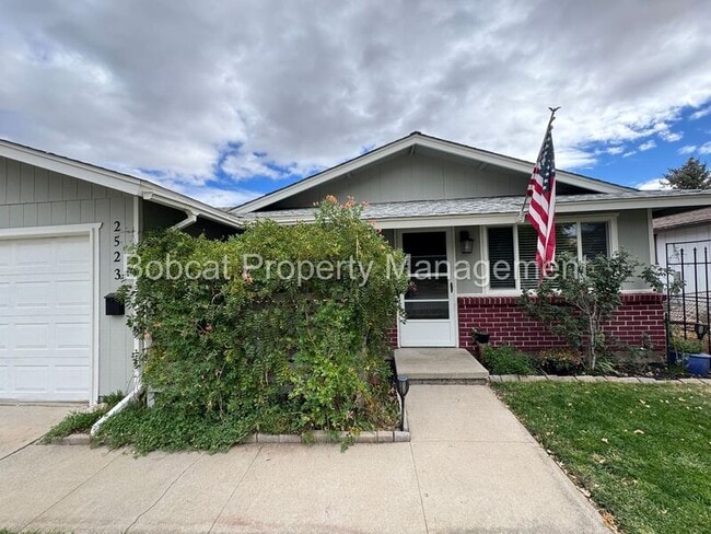 Building Photo - 2523 Baker Dr