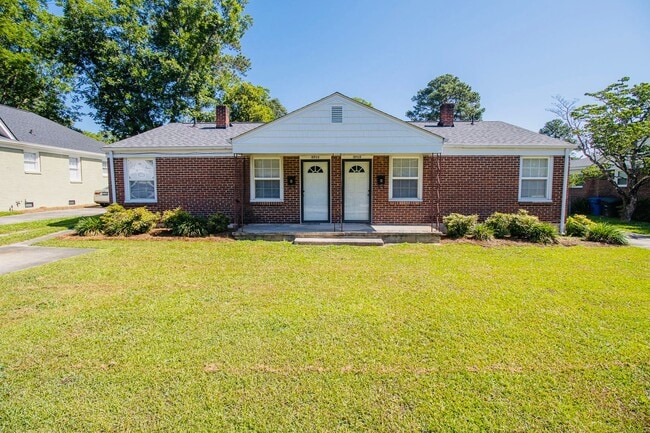 Building Photo - Charming 2-Bedroom Duplex in Rosewood – Available July 2026!