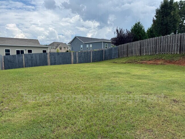 Building Photo - 5037 Lexington Ln