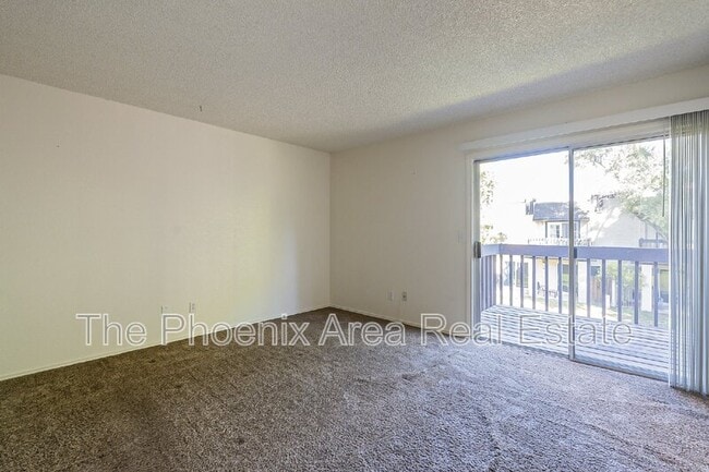 Building Photo - 2232 W Lindner Ave