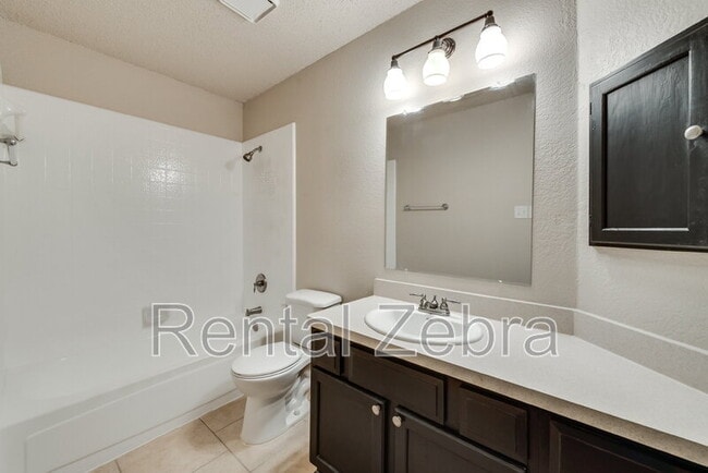 Building Photo - 4408 Sierra Dr