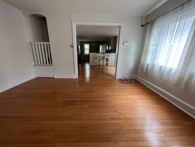Building Photo - Gorgeous 3-Bedroom Home in Narberth! Avail...