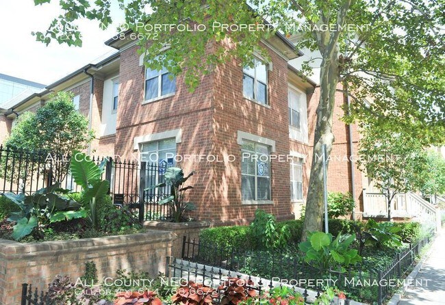 Primary Photo - Beautiful One Bedroom in Short North