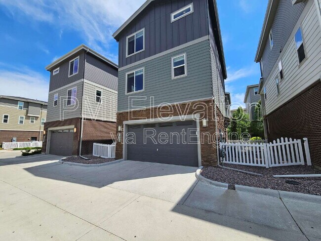 Building Photo - 2418 S Troy Ct