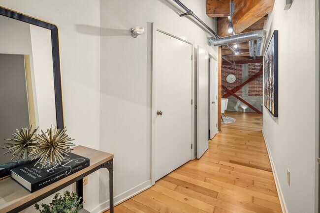 Building Photo - 1408 12th Ave