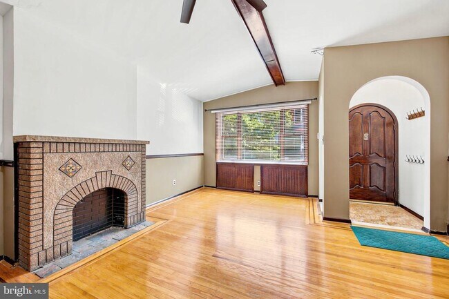 Building Photo - 1640 S 13th St