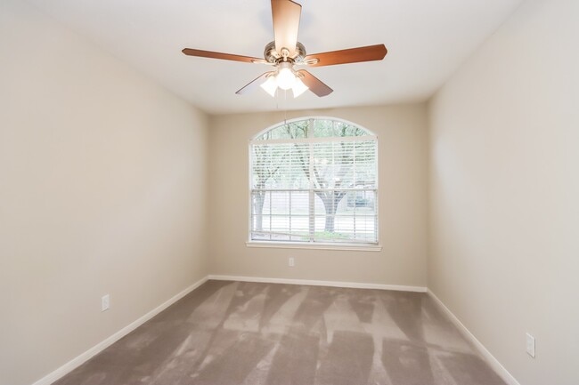 Building Photo - 16310 Great Forest Ct