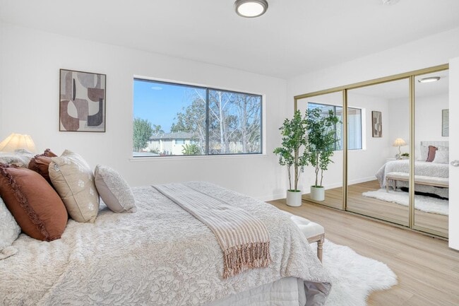 Building Photo - 258 Ventura Ave