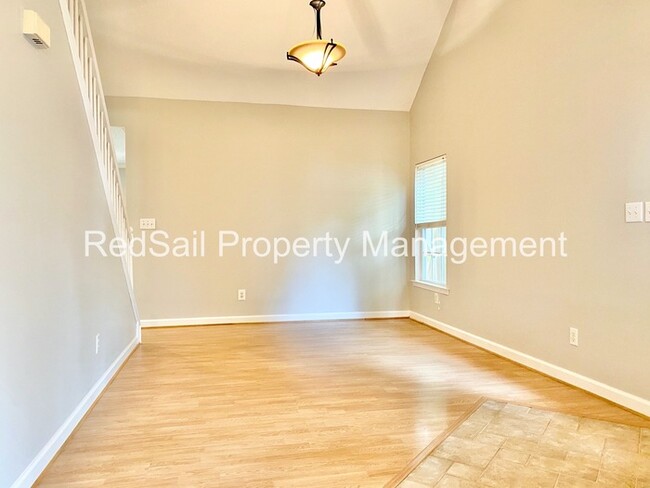 Building Photo - Willow Lakes Townhome!