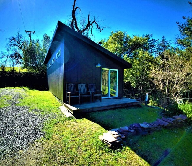 Building Photo - 4800 Muniz Ranch Rd