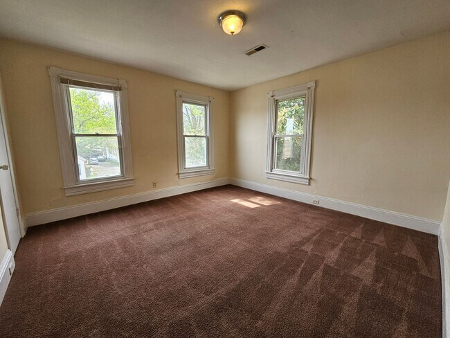 Building Photo - 3408 Bainbridge Blvd