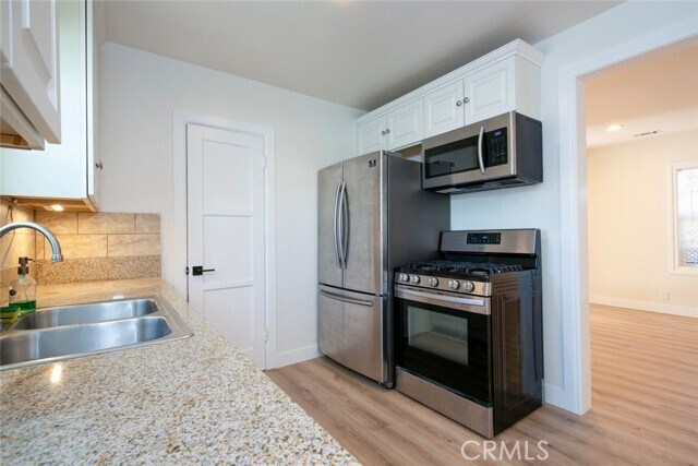 Building Photo - 7912 Vineland Ave