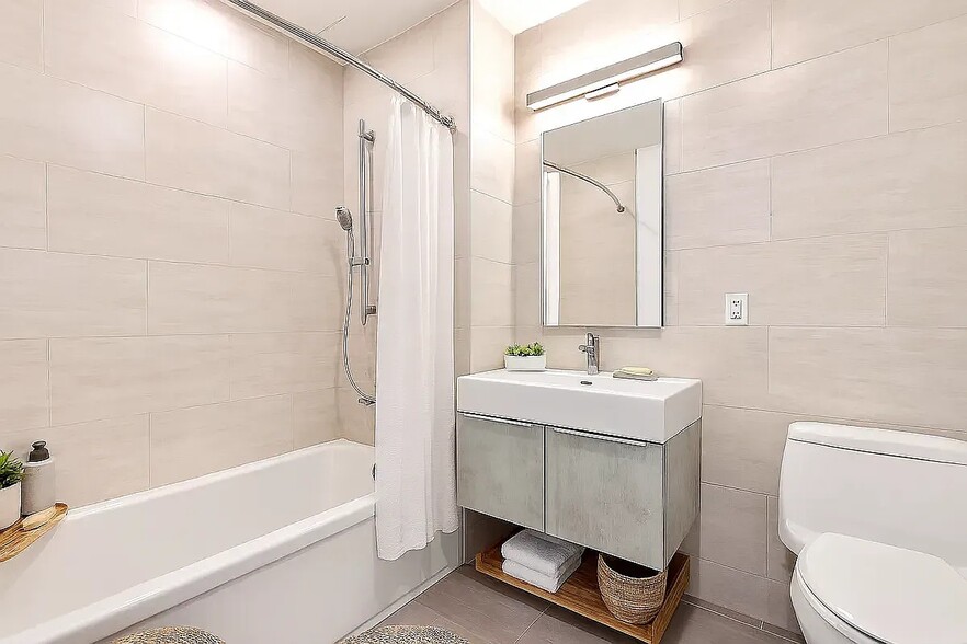 Building Photo - 1418 30th Ave