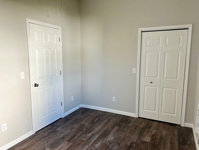 Building Photo - Recently Remodeled 3-Bed/1-Bath House in B...