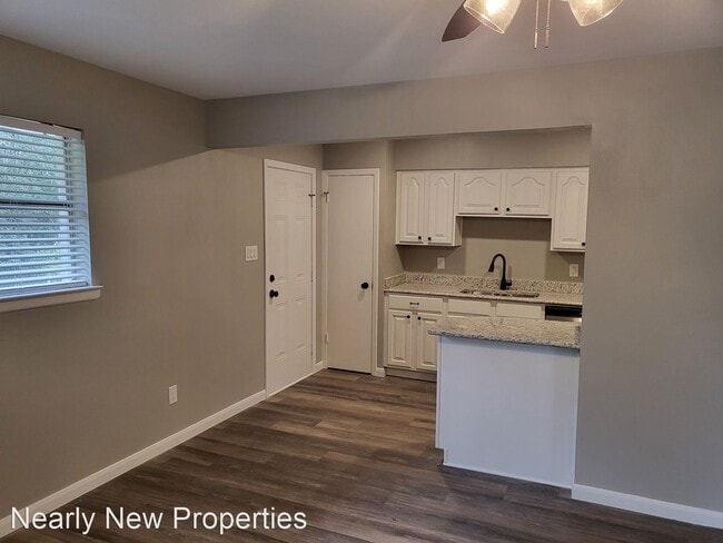 Building Photo - 3 br, 2 bath House - 1213 Carroll Dr