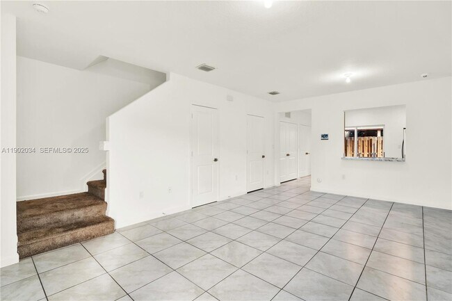 Building Photo - 496 NE 4th Terrace