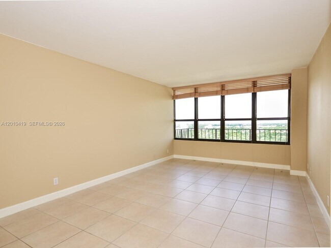 Building Photo - 780 NE 69th St