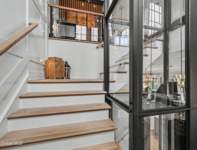 Building Photo - 18 C Cherry St
