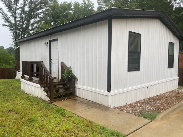 Primary Photo - 193 Macedonia Rd