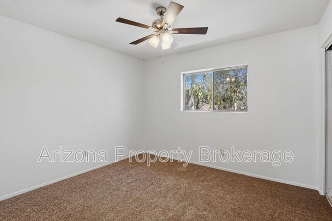 Building Photo - 238 E Vine Cir