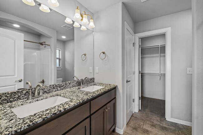 Building Photo - 4-Bed Home in West Fayetteville | Built 2021