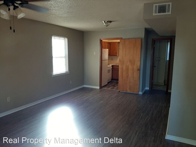 Building Photo - 2 br, 1 bath House - 634 Van Buren St.