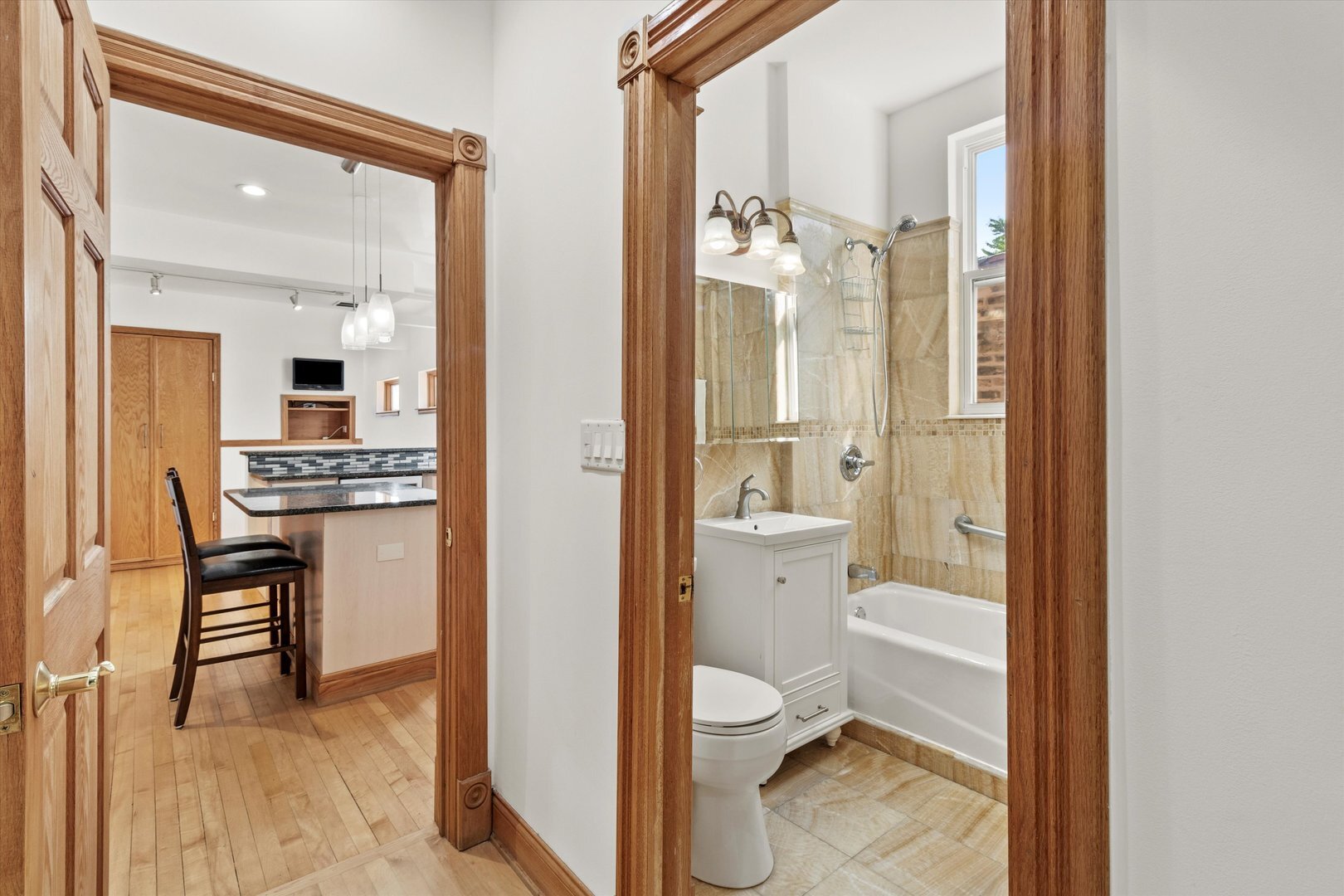 Building Photo - 911 N Fairfield Ave