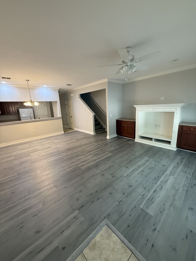 Building Photo - 1529 Crescent Hills Dr