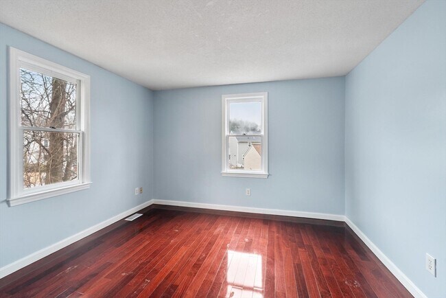 Building Photo - 29 Lamplighter Ln