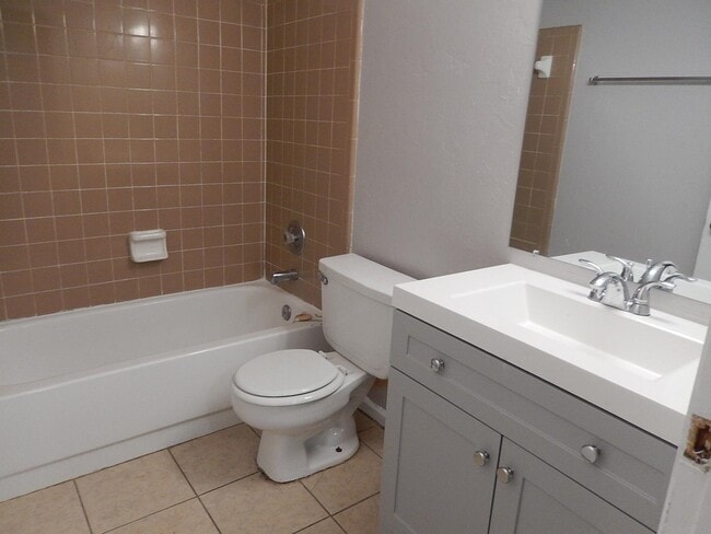 Building Photo - 2334 Sylvan Ct