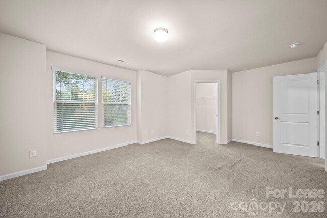 Building Photo - 711 Lackey St