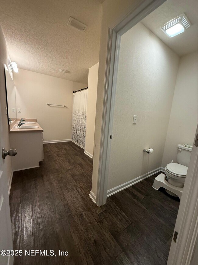 Building Photo - 3616 Alta Lakes Blvd