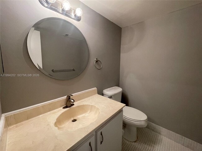 Building Photo - 5961 N Falls Cir Dr