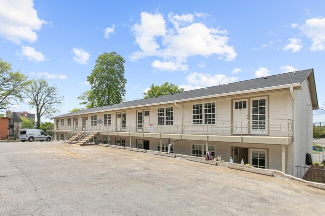 Primary Photo - Clairview Apartments