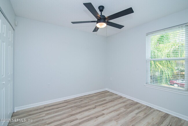 Building Photo - 1101 Scheidel Ct