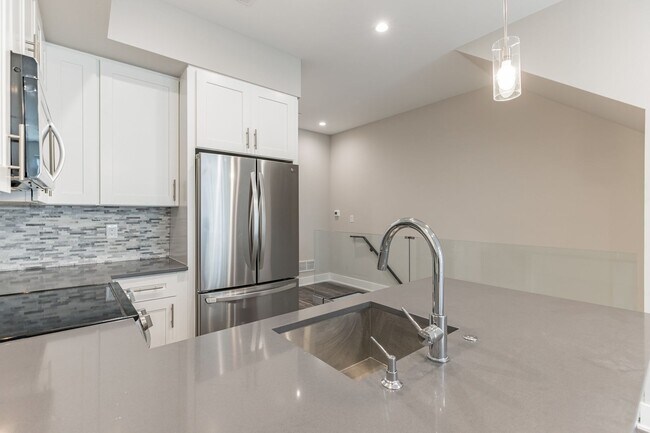 Building Photo - 1609 Ogden St