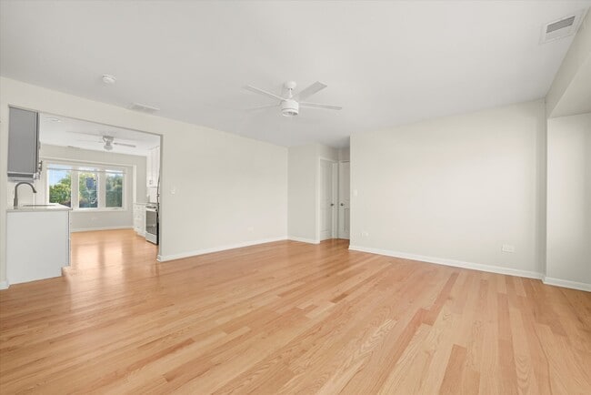 Building Photo - 6837 W 95th St