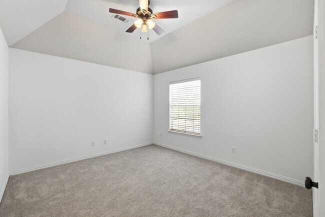 Building Photo - 25707 Pierrmont Ct