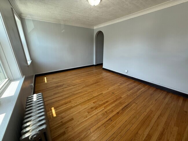Building Photo - 5912 W 26th St
