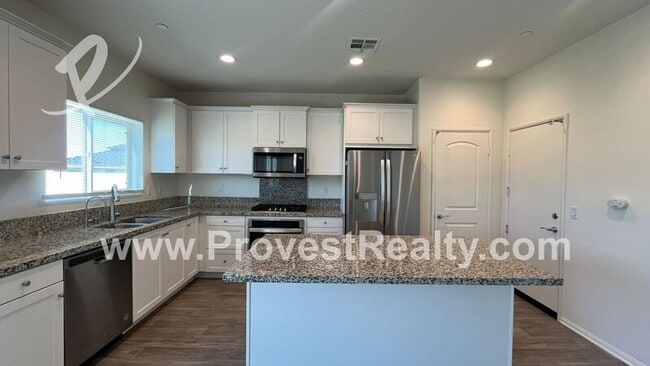 Building Photo - 10868 Quarter Horse Ave