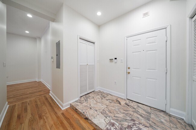 Building Photo - 98 Park Ave