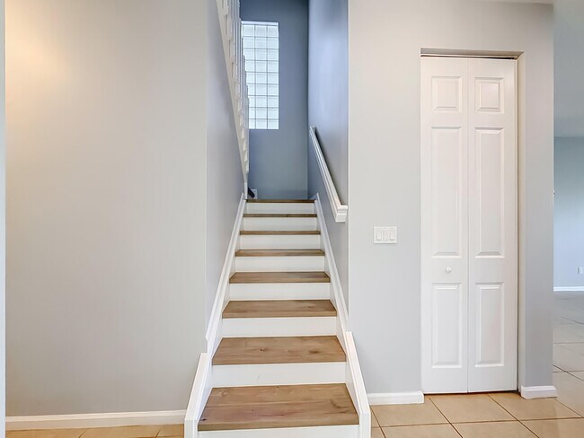 Building Photo - 57 Atwell Dr