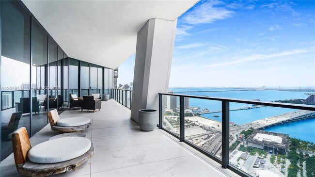 Building Photo - 1000 Biscayne Blvd