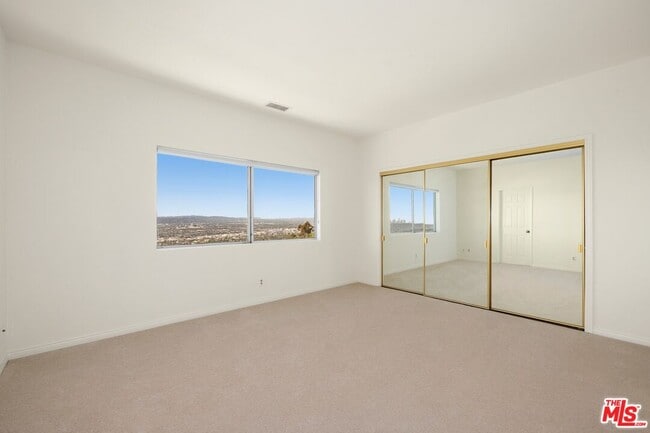 Building Photo - 1916 Rams Horn Ct