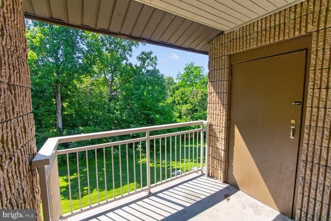 Building Photo - 5915 Tamar Dr