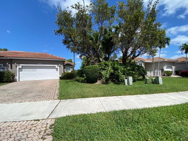 Primary Photo - 2491 Aragon Blvd